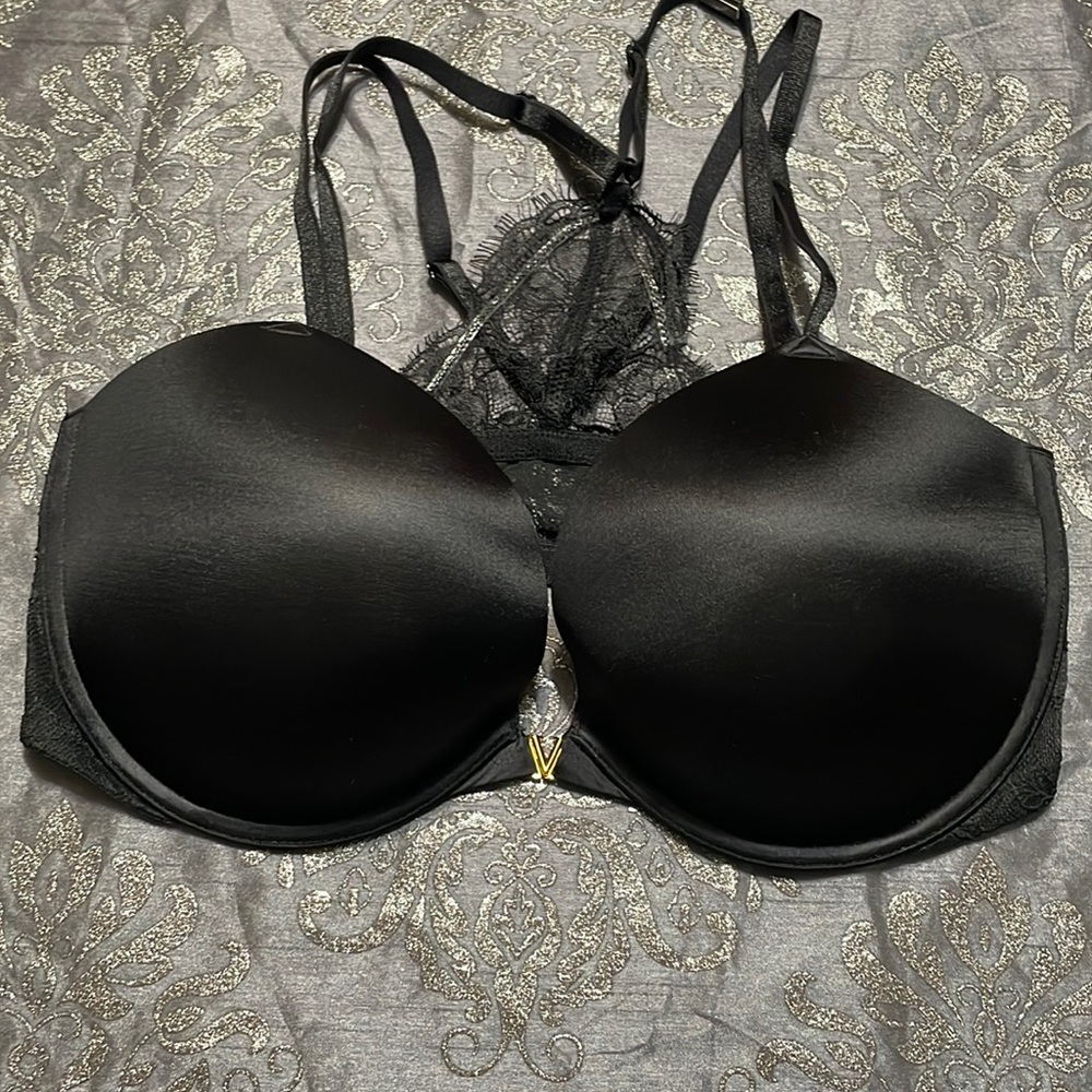 Brand new Victoria secret very sexy Bra
